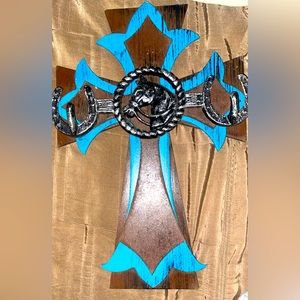 Distressed Wood and Iron Horse Cross 🐴 WELL MADE 💙
